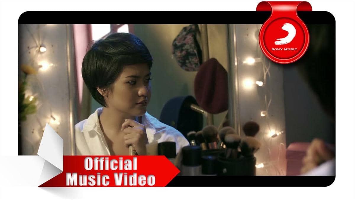 cuplikan video klip "Aku Cuma Punya Hati"