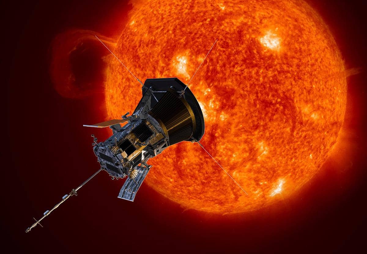 potret gambaran artis wahana antariksa NASA, Parker Solar Probe yang berada dekat Matahari