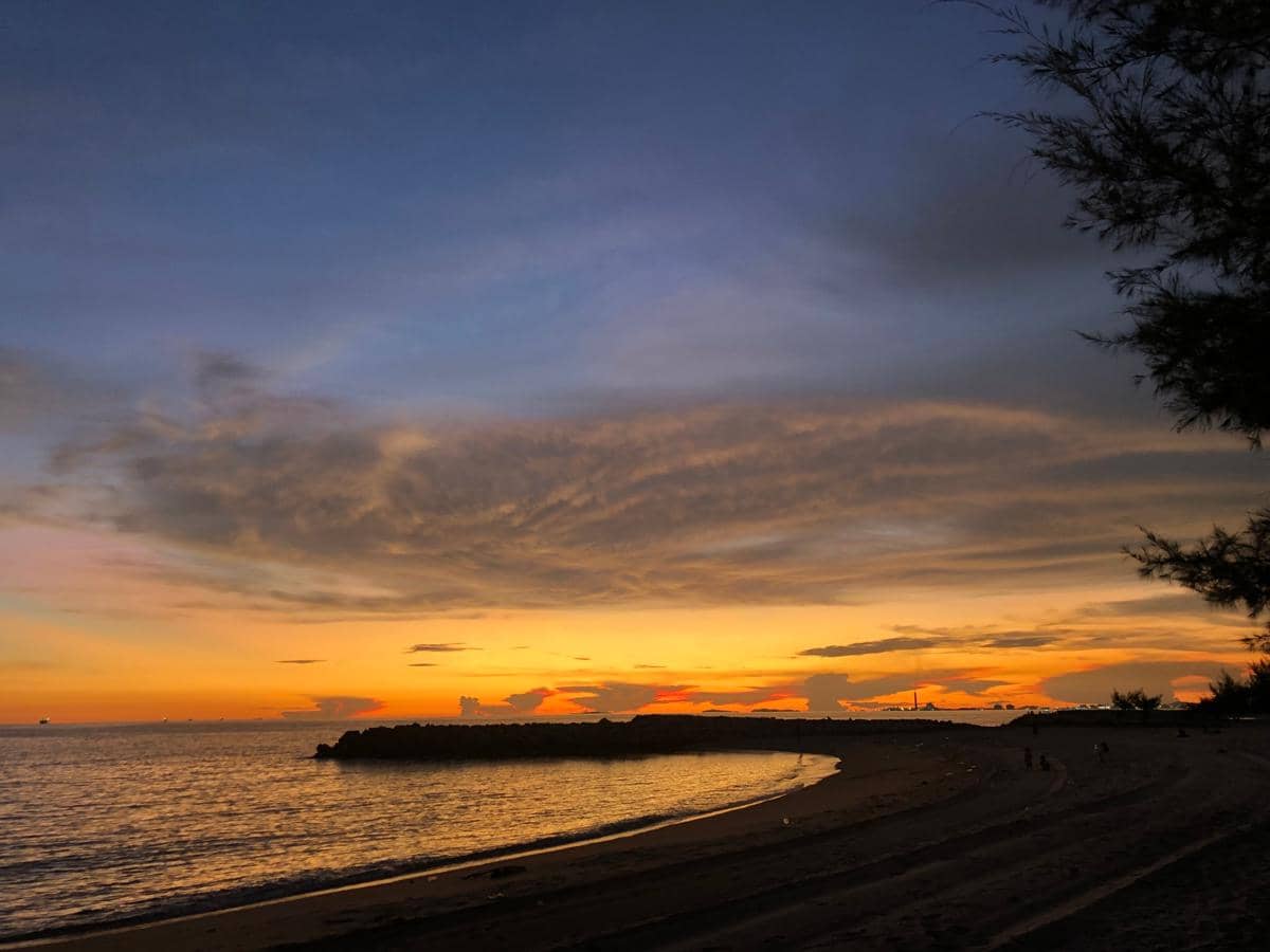 5 Puisi tentang Senja yang Penuh Makna dan Menyentuh Hati