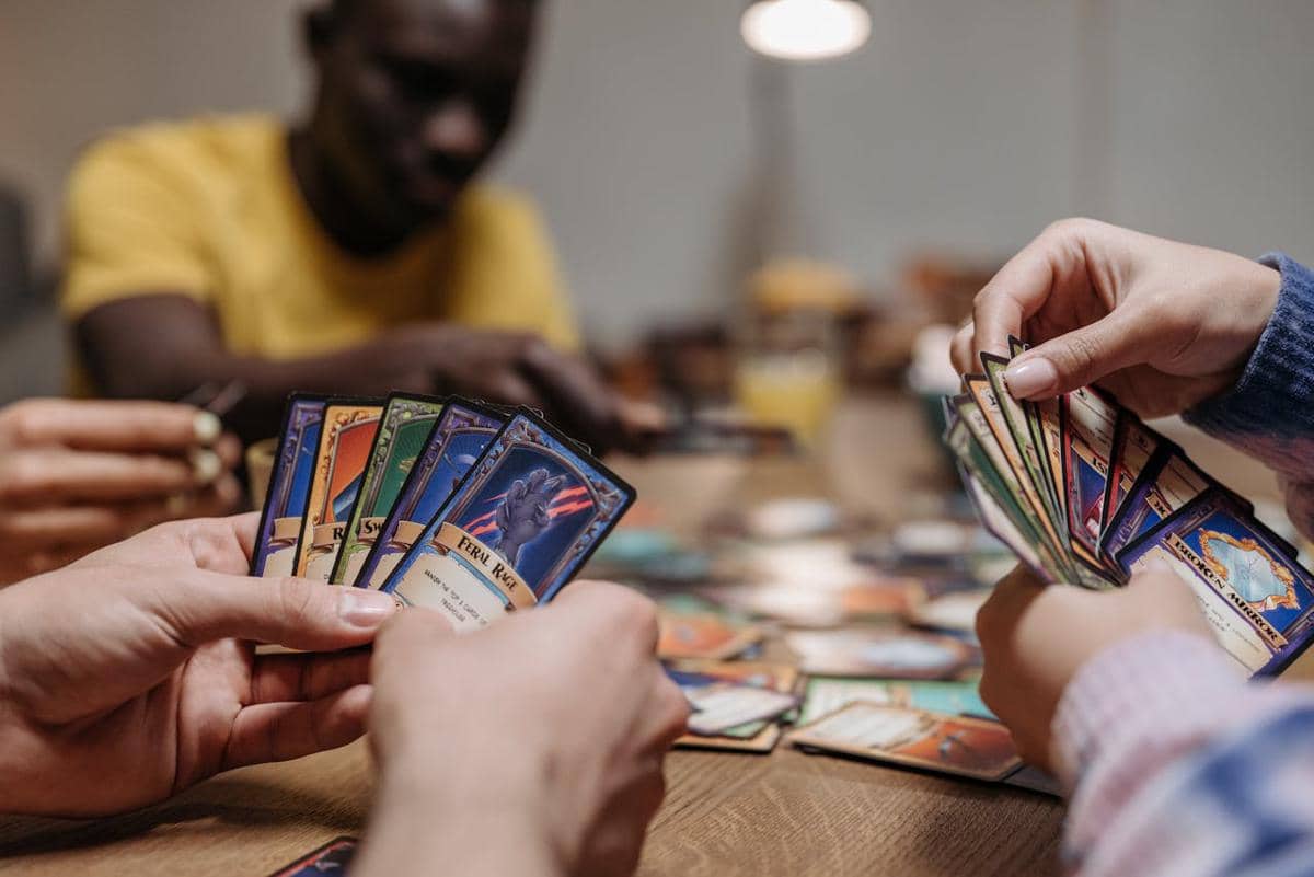 ilustrasi Trading Card Game (TGC)