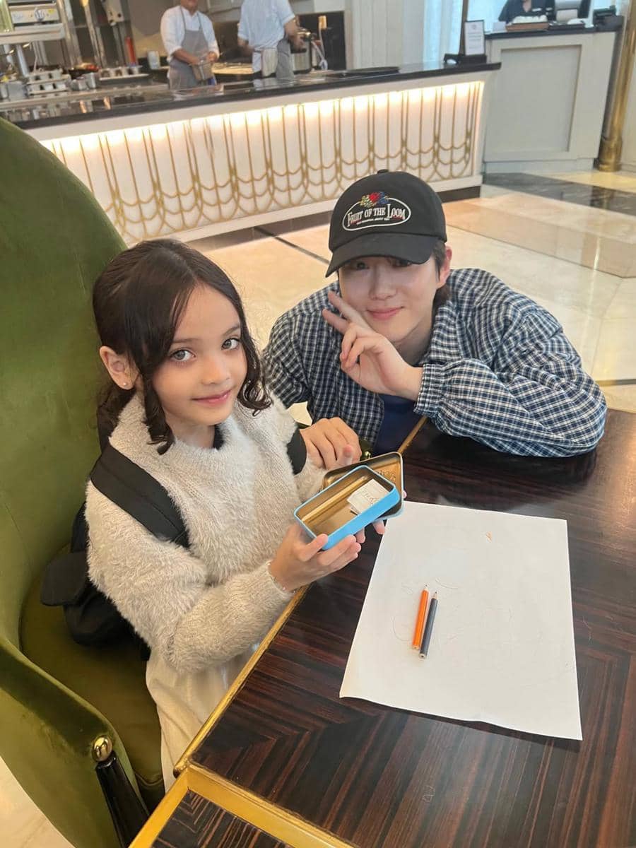 Anak Hamidah Rachmayanti berjumpa Suho EXO
