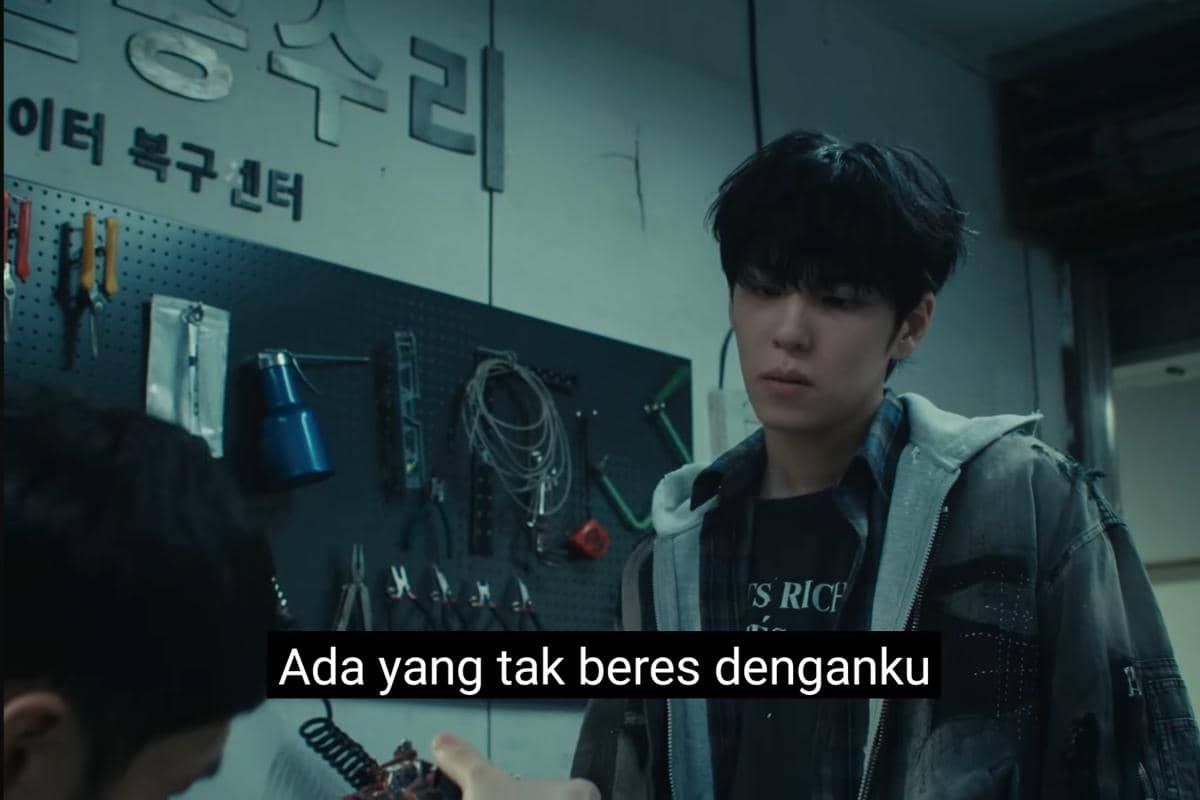 cuplikan MV "Highs and Lows"