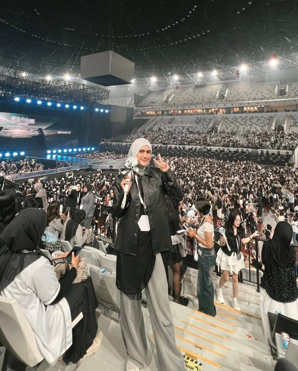 Si FOMO (YTTA) ngga pernah se-degdegan ini. #EXhOrizon_in_Jakarta 🤍 yehet~.jpg