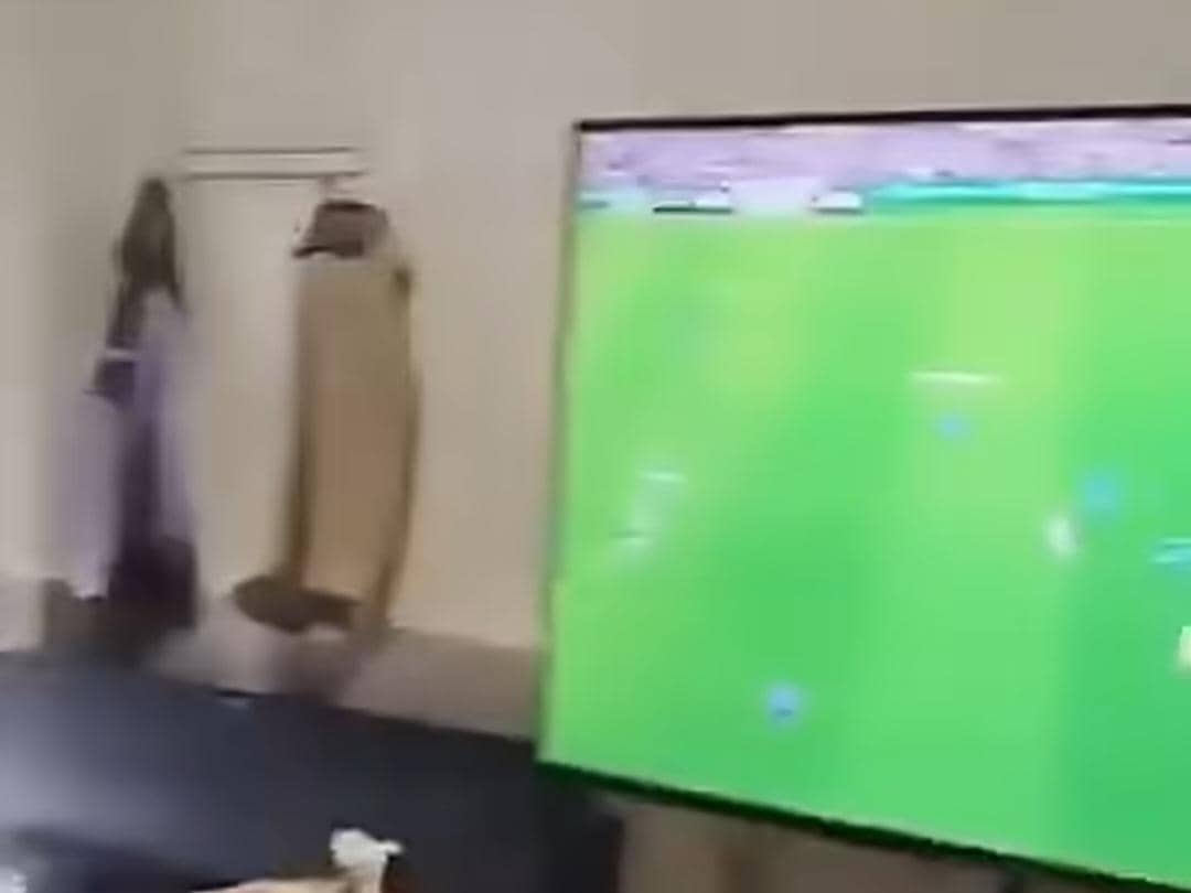 Viral, Sekcam Mauk Tangerang Terpergok Bermain PS Saat Jam Kerja