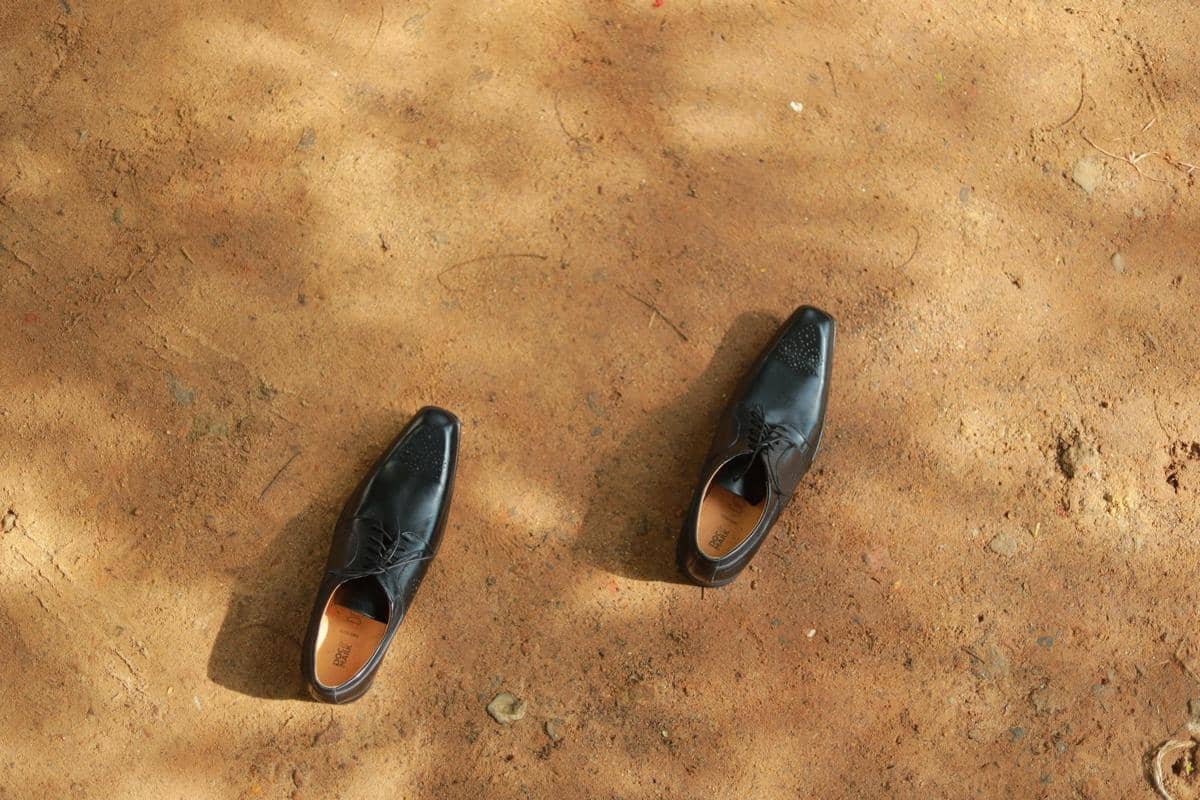 Ilustrasi sepatu kulit