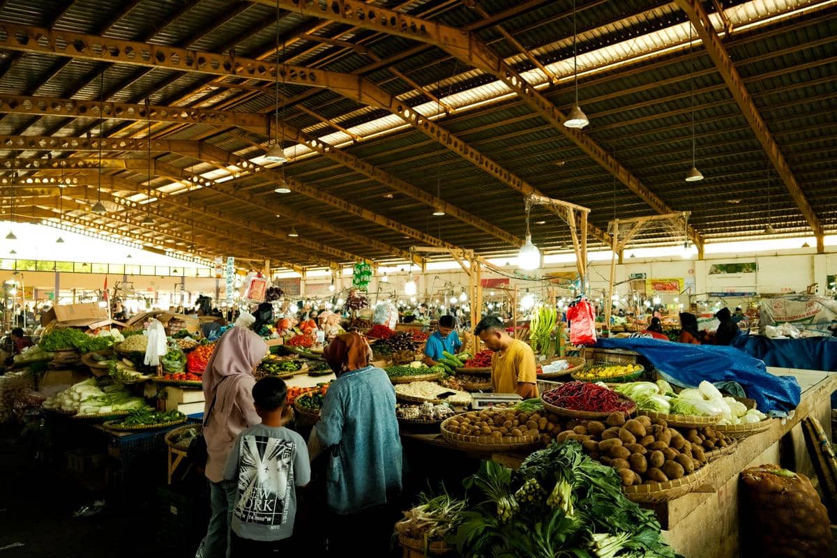 ilustrasi pasar lokal