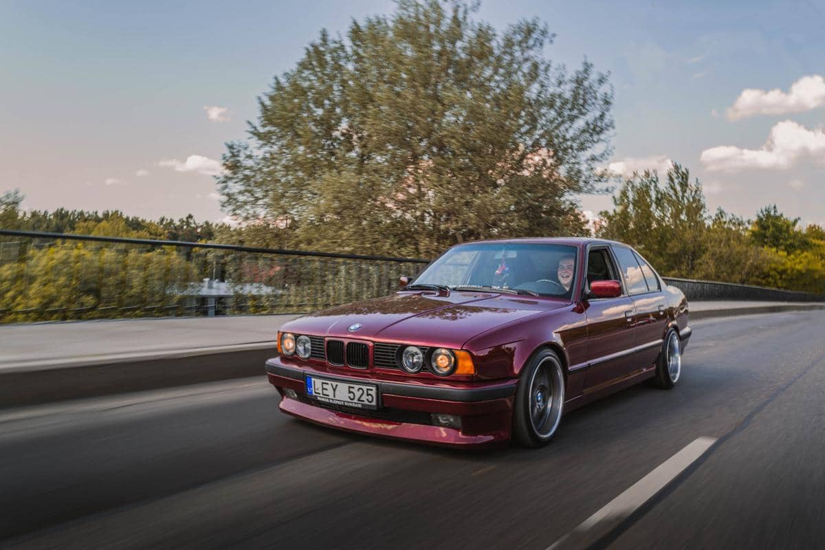 ilustrasi mobil BMW