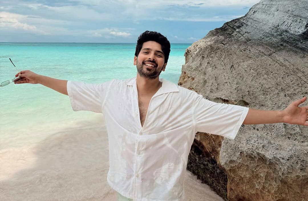 9 Potret Armaan Malik Liburan di Bahama, Naik Kapal Disney Destiny