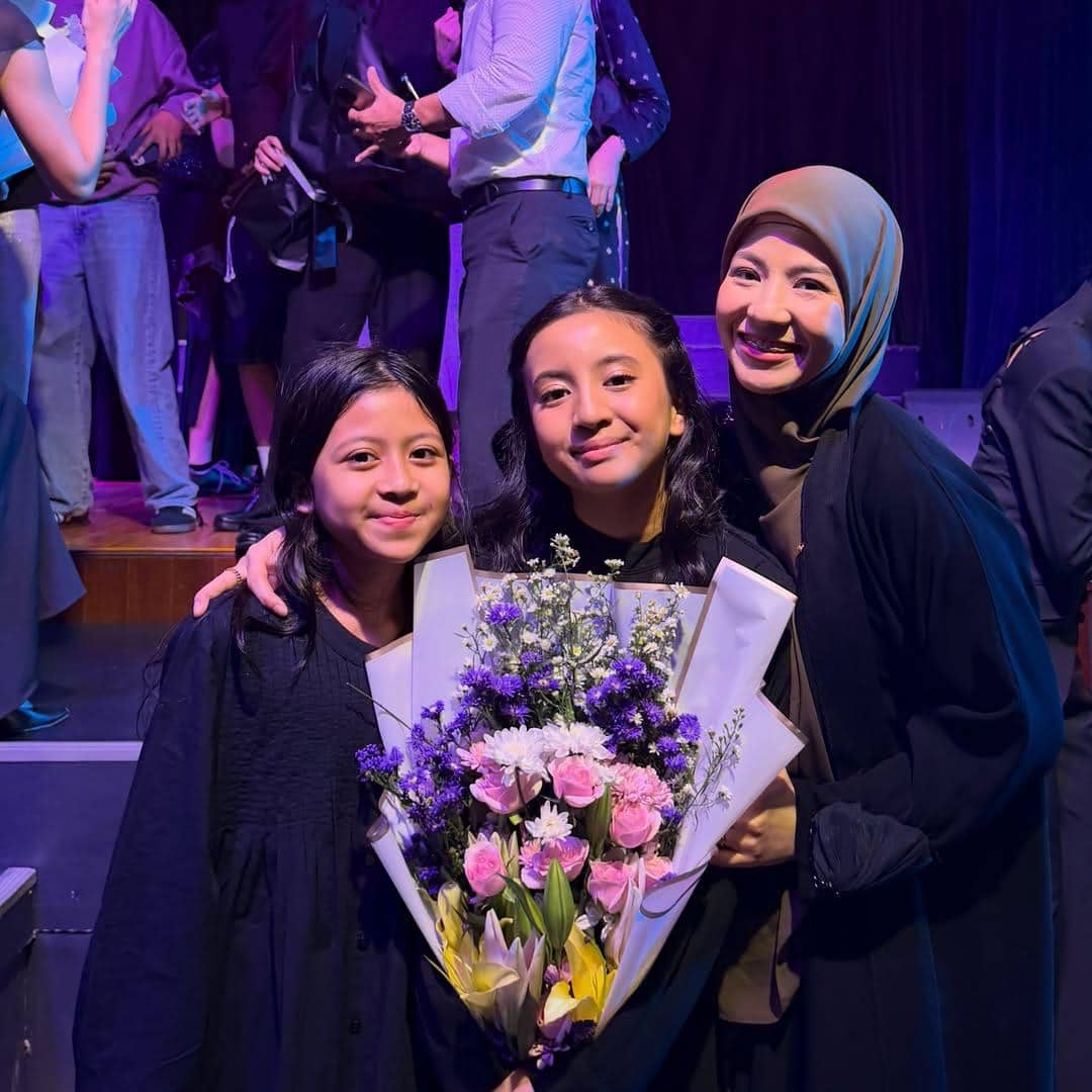 Momen kelulusan Megumi anak Desta dan Natasha (Instagram.com/natasharizkynew)