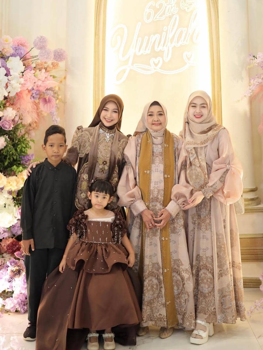Kedekatan Moana dan Arjuna anak angkat Ria Ricis (Instagram.com/riaricis1795)