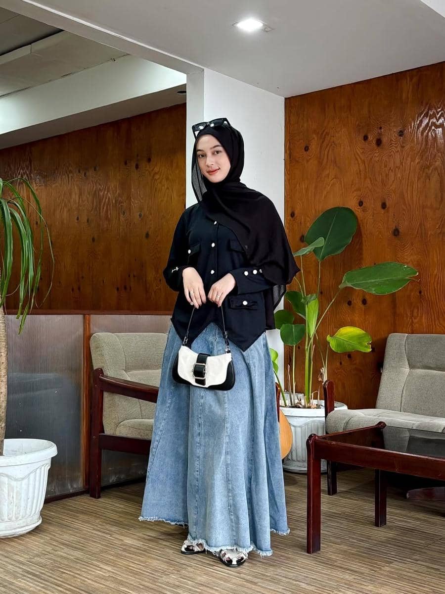 OOTD Rok Denim ala Ika Vanela