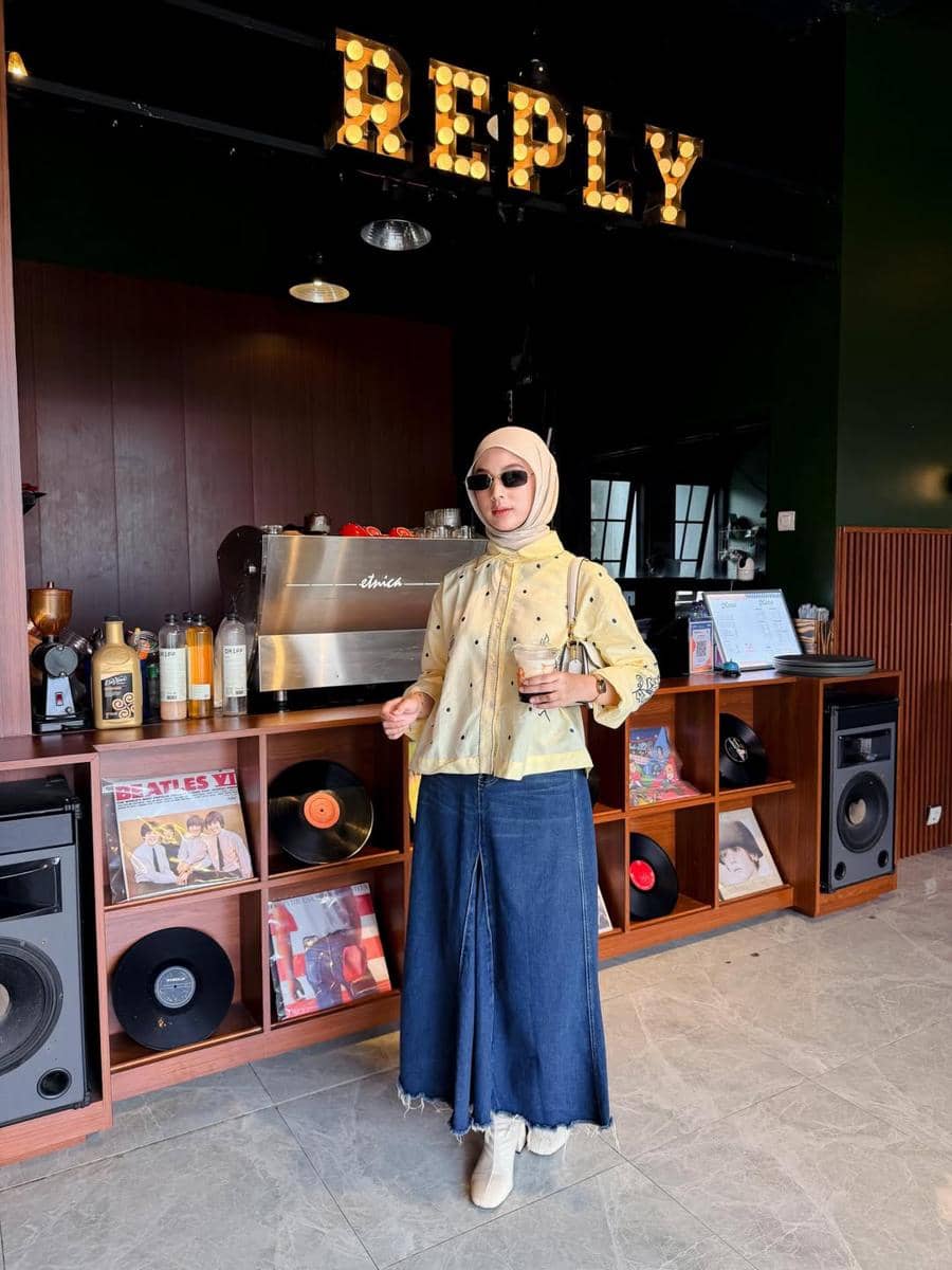 OOTD Rok Denim ala Ika Vanela
