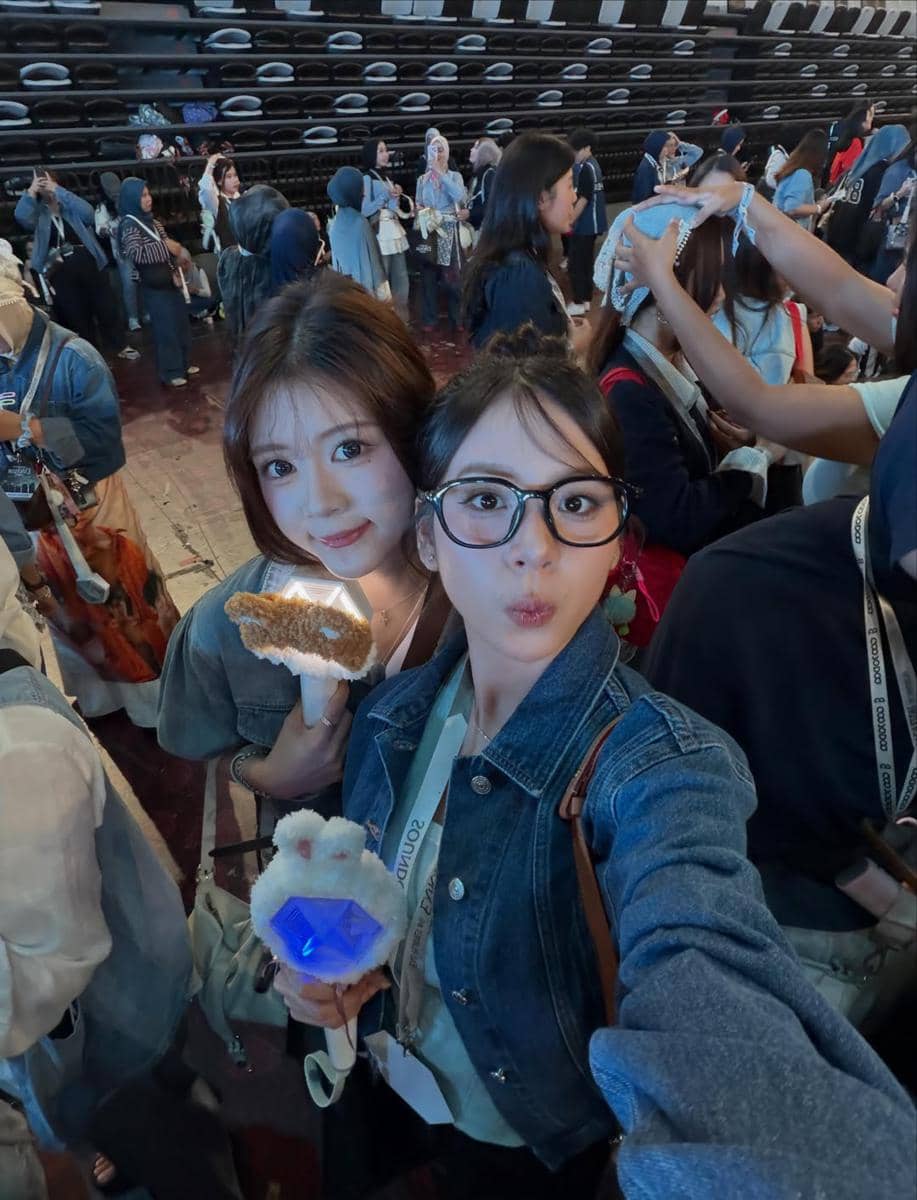 Zee Asadel nonton konser EXO di Jakarta.