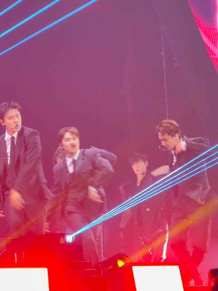 Zee Asadel nonton konser EXO di Jakarta.