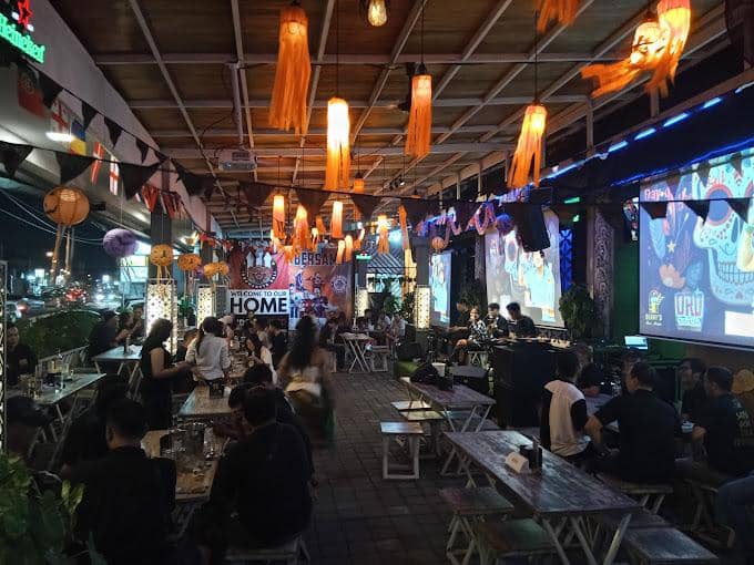 suasana di Berry's Beer House (googleusercontent.com/Berry's Beer House)