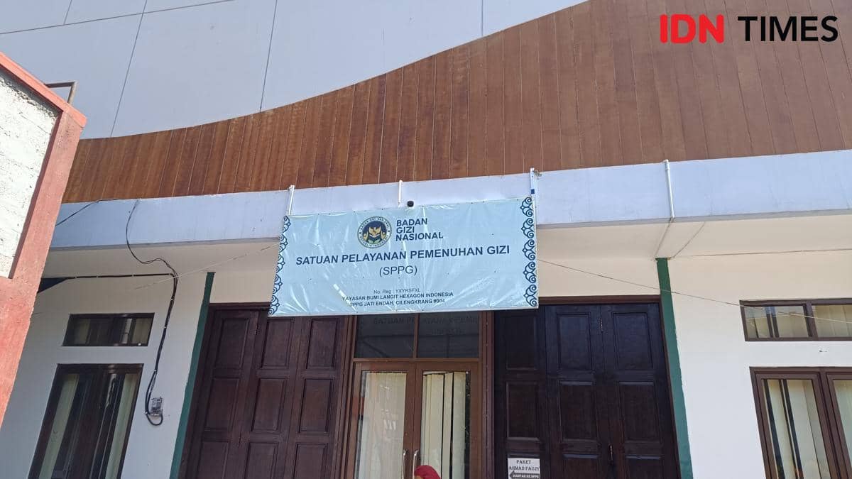 Kasus SPPG Tutup Sementara karena Dana Belum Cair Terus Terulang. (IDN Times/Debbie Sutrisno)