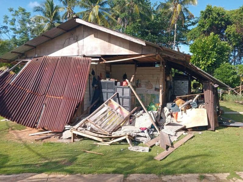 Bangunan rusak di wilayah Sulawesi Utara akibat terdampak gempa M 7,7 yang berpusat di Mindanao, Filipina, Senin (8/6/2026). Dok. BNPB