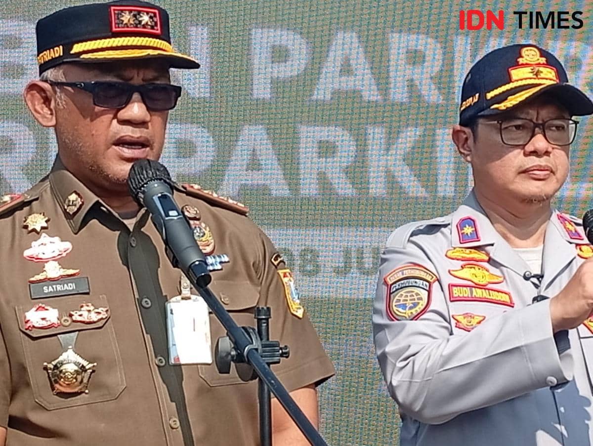Kepala Satpol PP Satria dalam apel operasi parkir liar. 