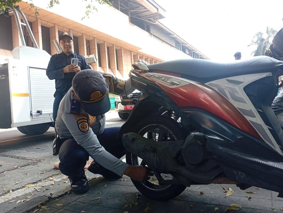 Dishub Tindak 456 Pelanggaran, Jukir Liar Bukan Warga DKI Dipulangkan