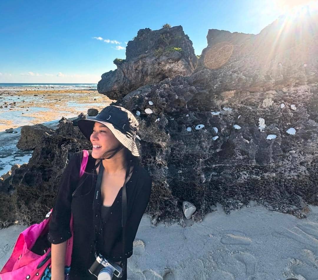 potret Naysilla Mirdad liburan di Pantai Boa, Rote