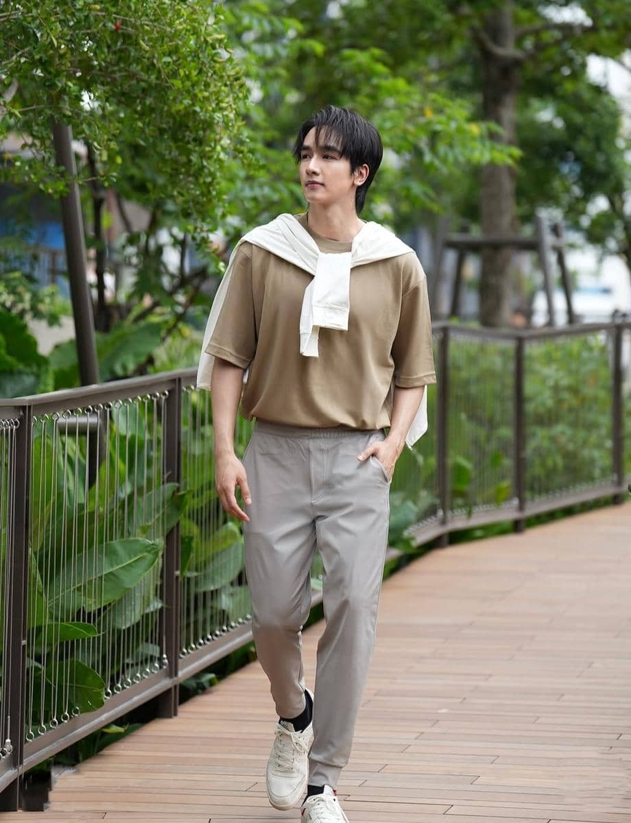 Gaya OOTD ala Kongthap Peak