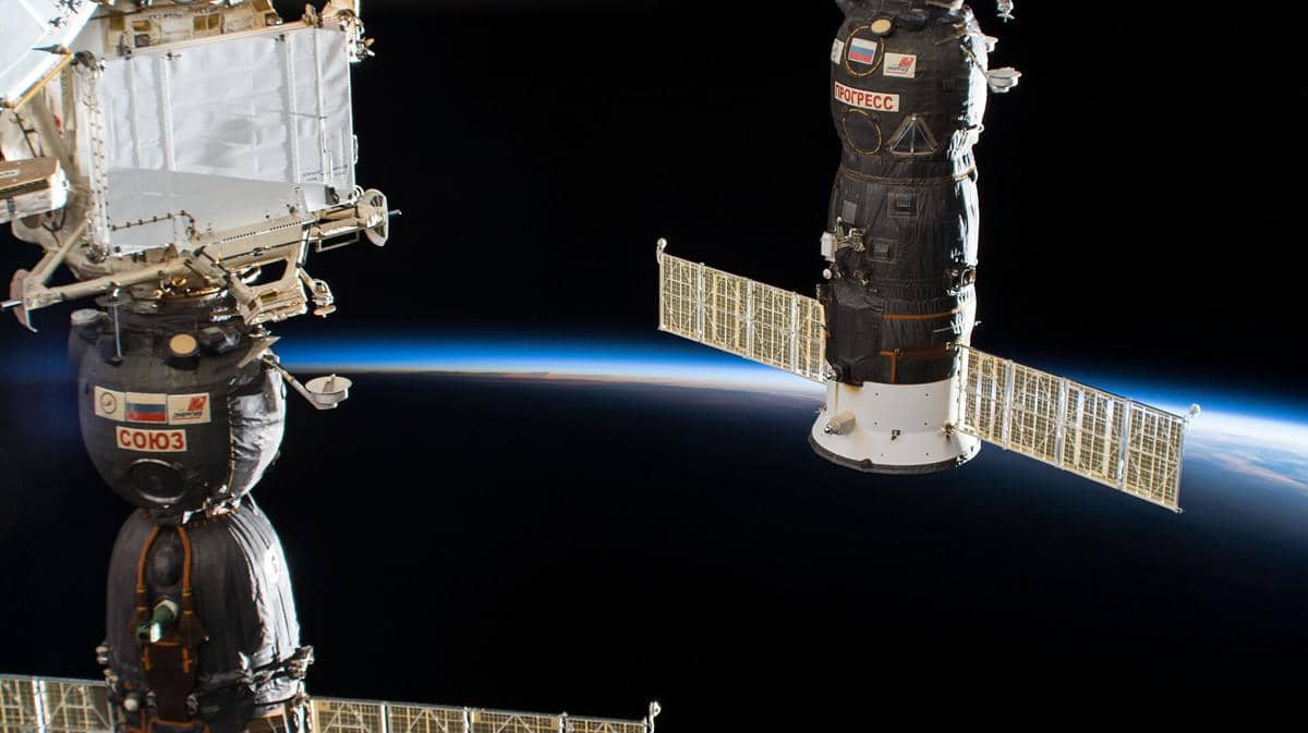 7 Bencana yang Bisa Menghancurkan Stasiun Luar Angkasa, NASA Siap?