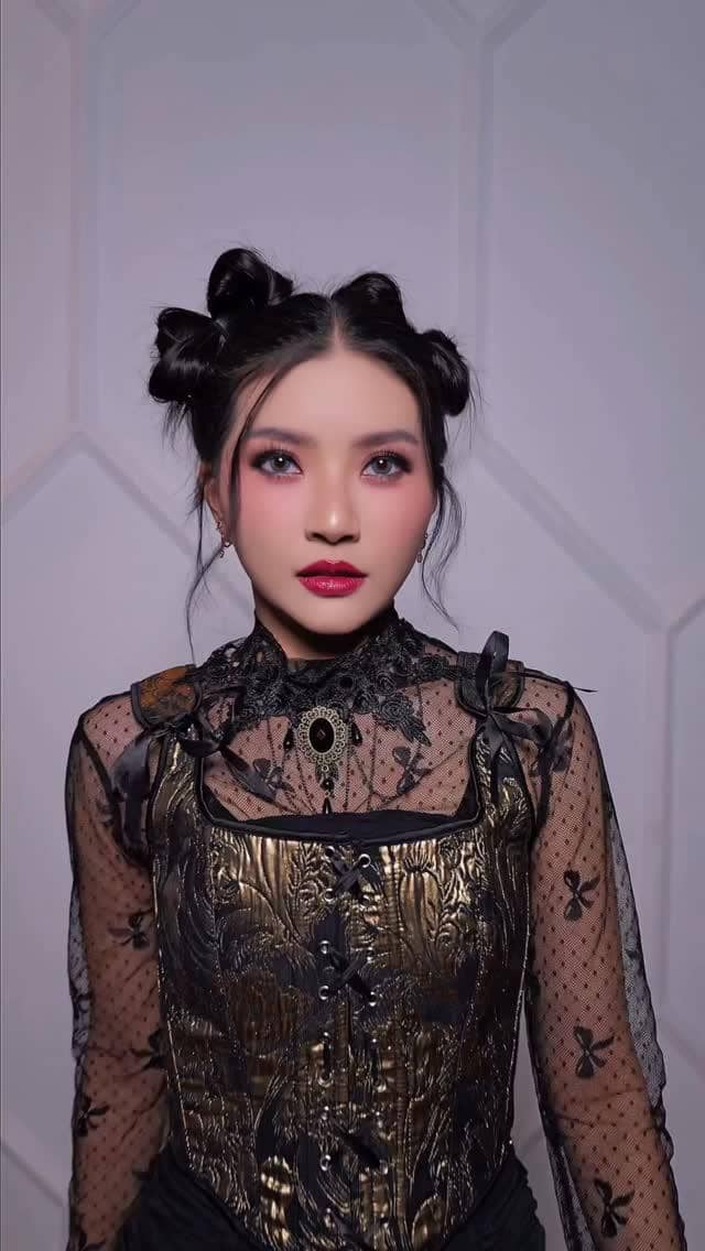 makeup pesta ala Sarwendah
