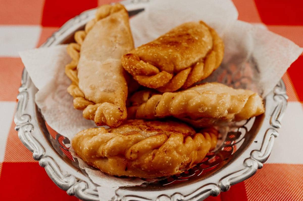 Resep Empanada Ayam Pedas, Camilan Renyah dengan Isian Melimpah