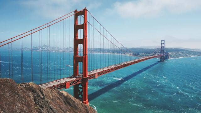 bentang jembatan Golden Gate di San Fransisco sebagai inspirasi macOS 27