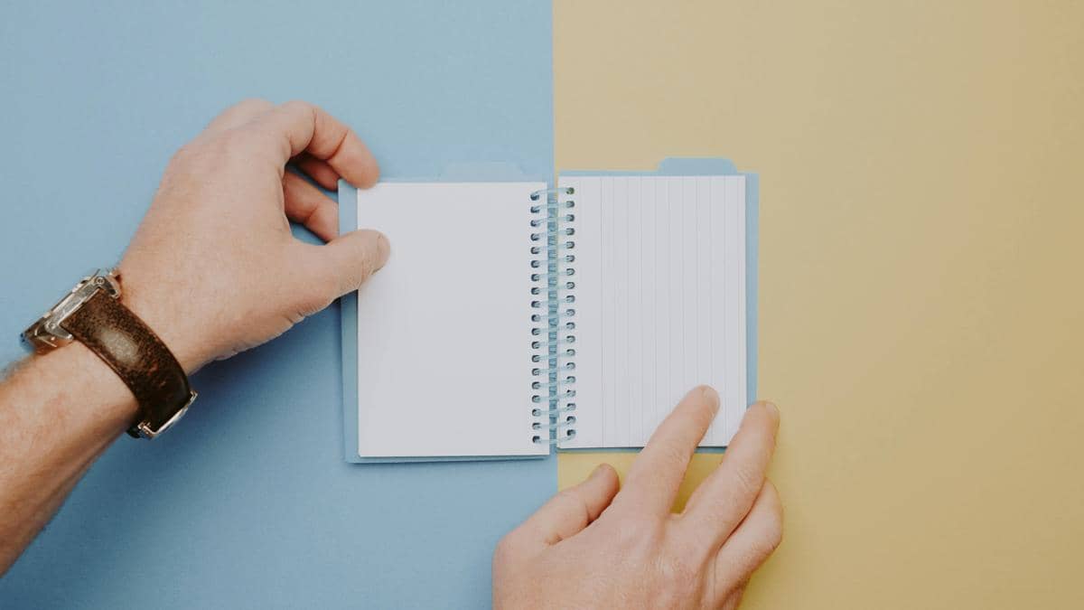 ilustrasi mini notebook