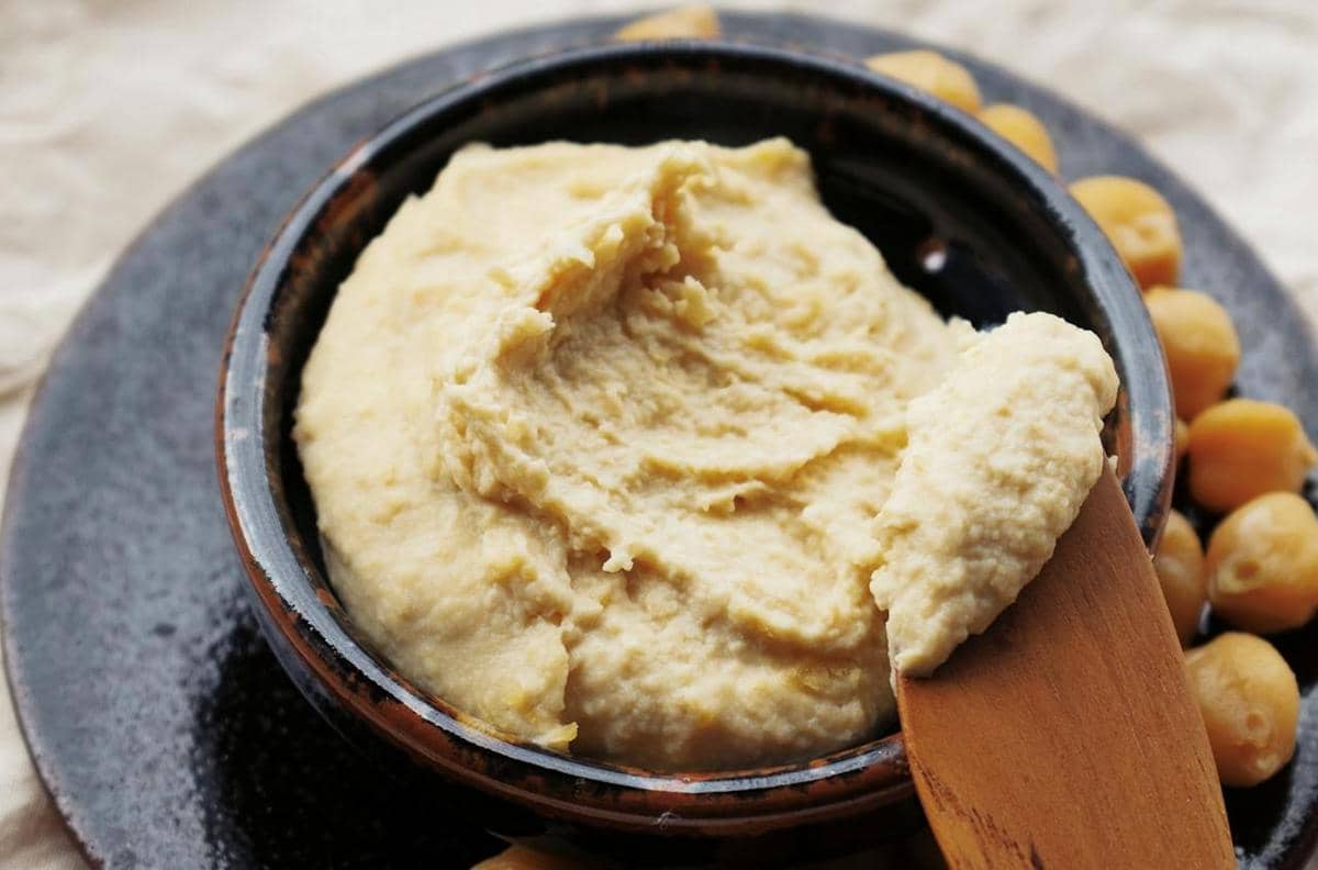 ilustrasi membuat saus hummus
