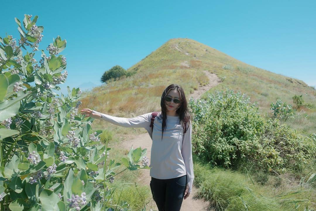 Keluarga Laura Theux liburan di Pulau Kenawa