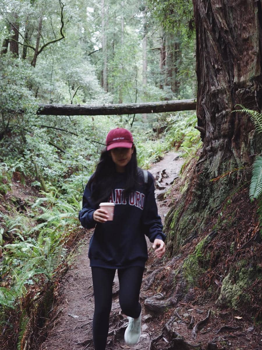 Maudy Ayunda dan suami saat hiking di California