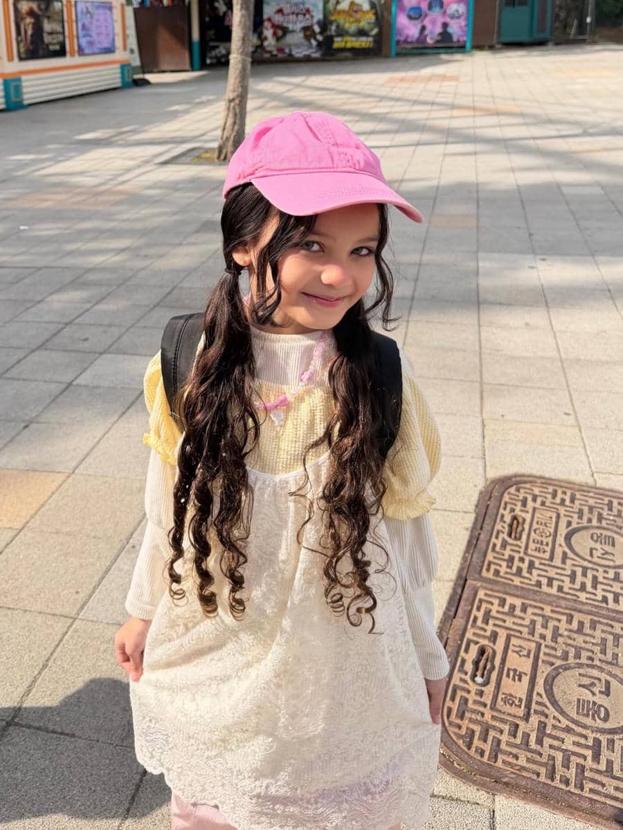 Keluarga Hamidah Rachmayanti jalan-jalan di Seoul