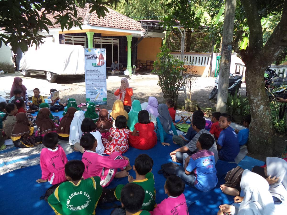 latar belakang 1.JPG