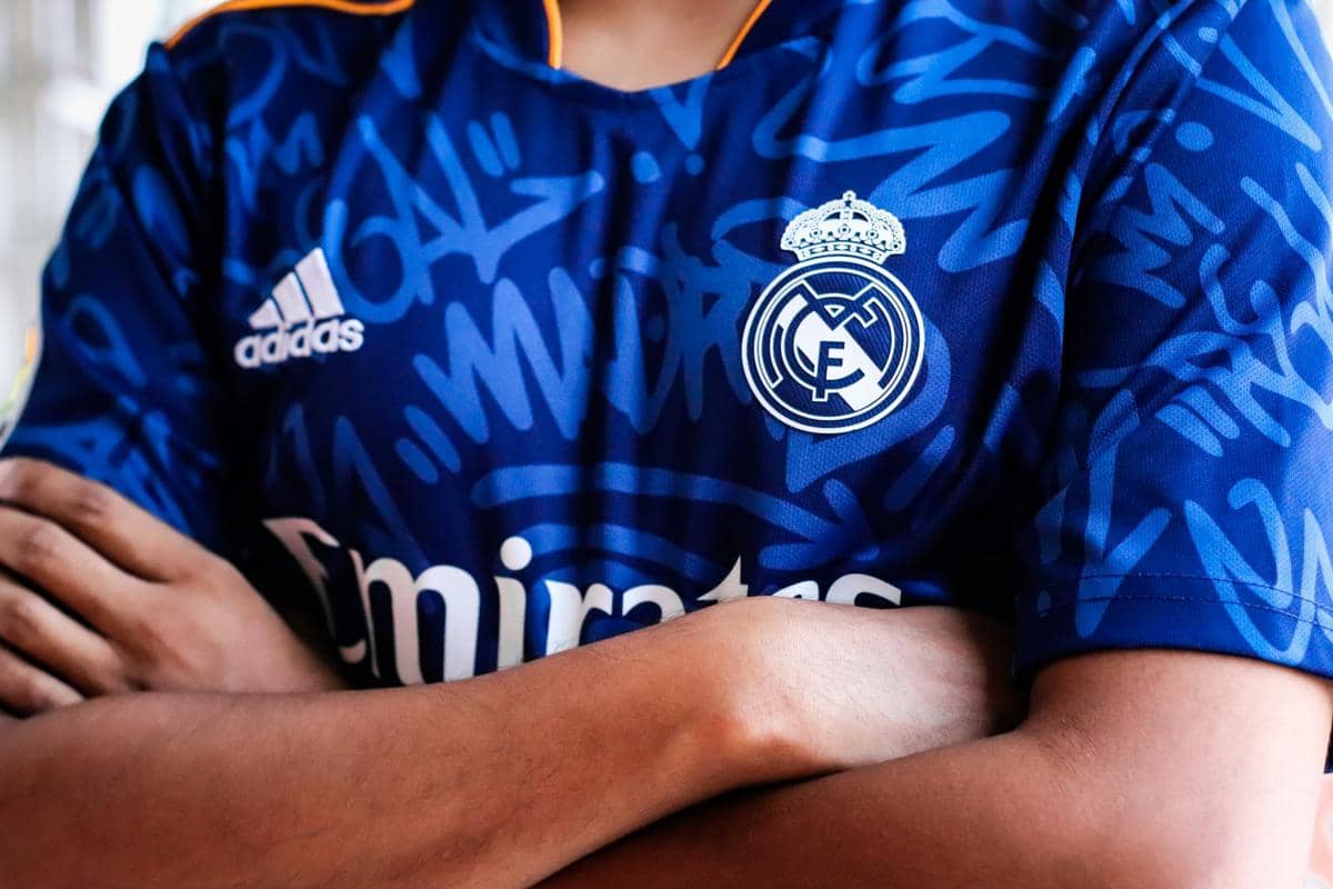 Perbedaan harga jersey issue dan replika