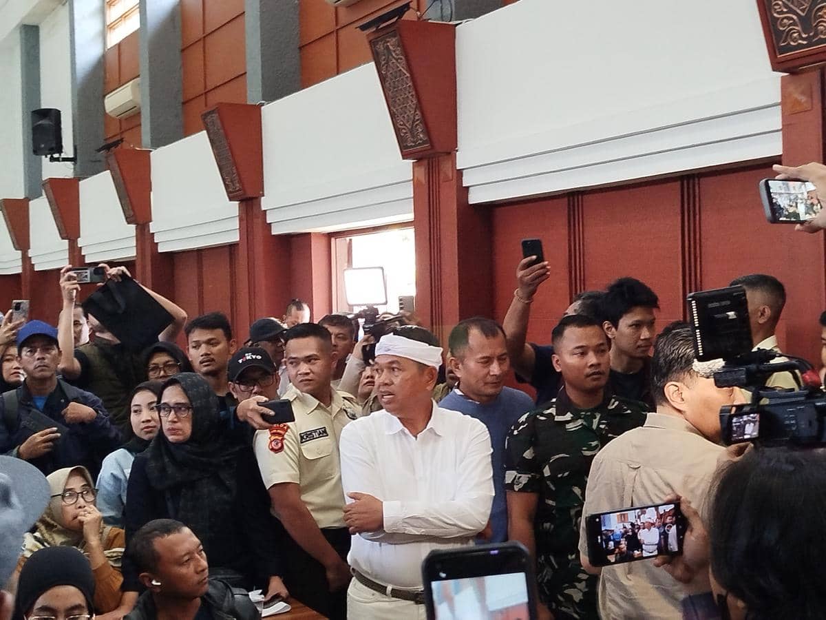 Banyak Keluhan SPMB Jabar, Dedi Mulyadi Mencak-mencak di Kantor Disdik