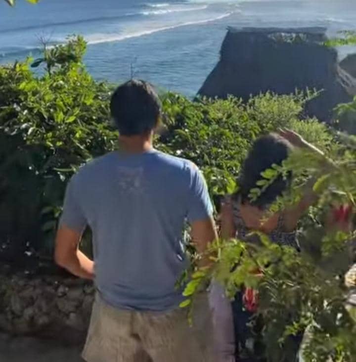 potret Widi Mulia dan Dwi Sasono liburan di Rote Ndao, NTT