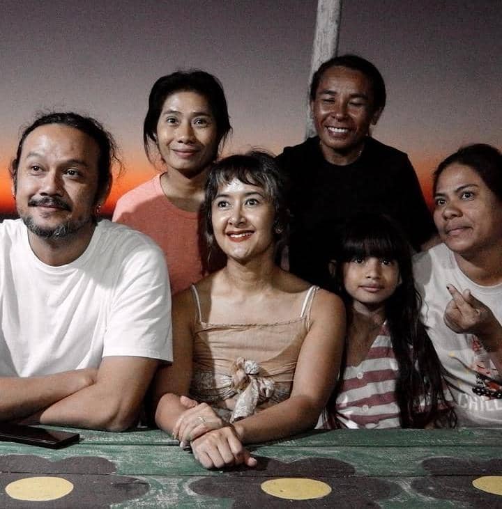 potret Widi Mulia dan Dwi Sasono liburan di Rote Ndao, NTT