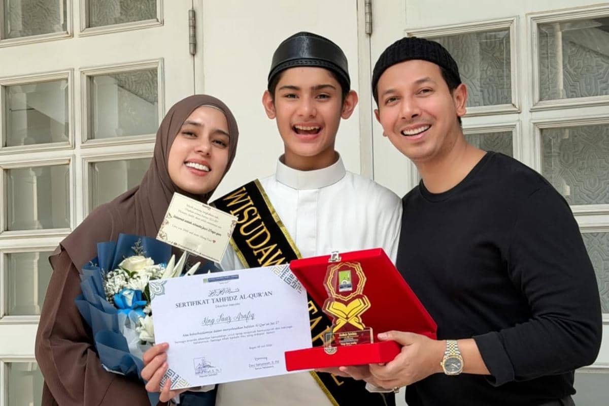 7 Potret King Faaz Anak Fairuz Arafiq Wisuda Tahfidz, Hafal Juz 27!