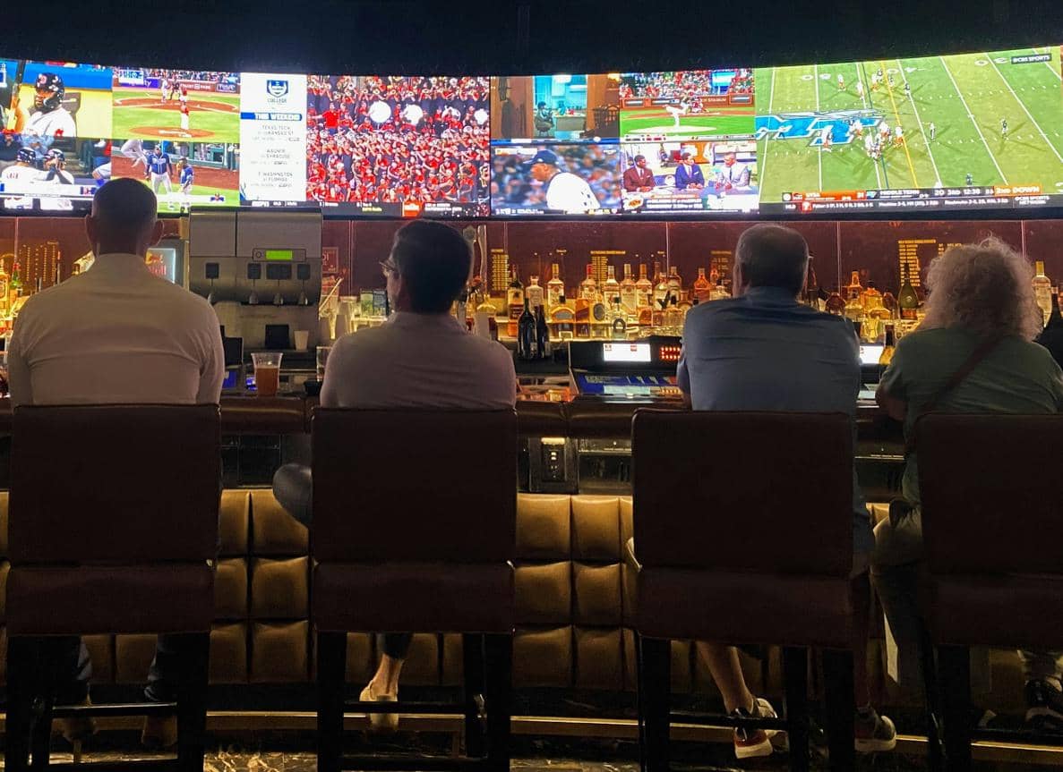Nobar Piala Dunia 2026 di Canggu? Ini Rekomendasi 5 Tempatnya yang Seru