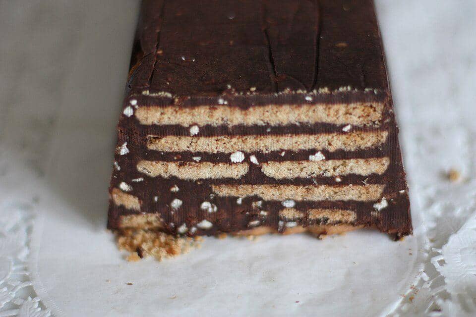 Resep Kalter Hund, Kue Cokelat 4 Bahan Tanpa Oven!