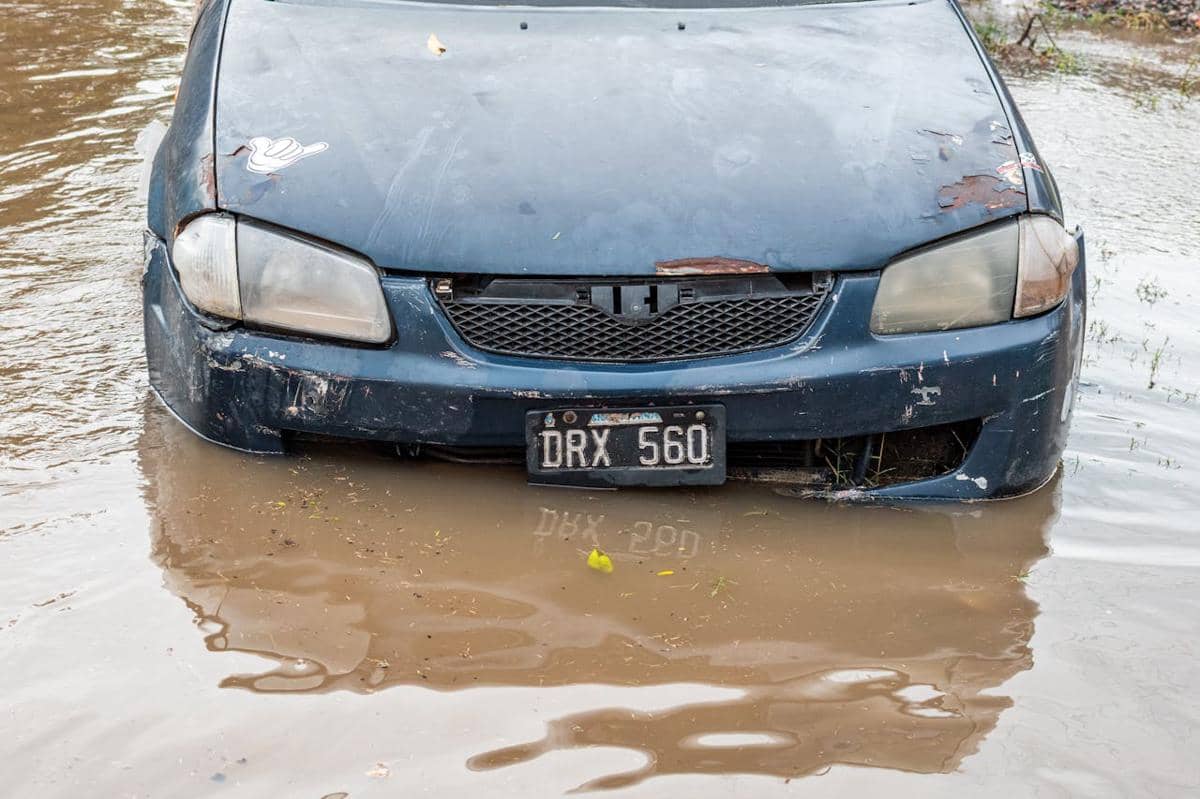 Apa yang Terjadi jika Mobil Terendam Banjir? Jangan Anggap Sepele!