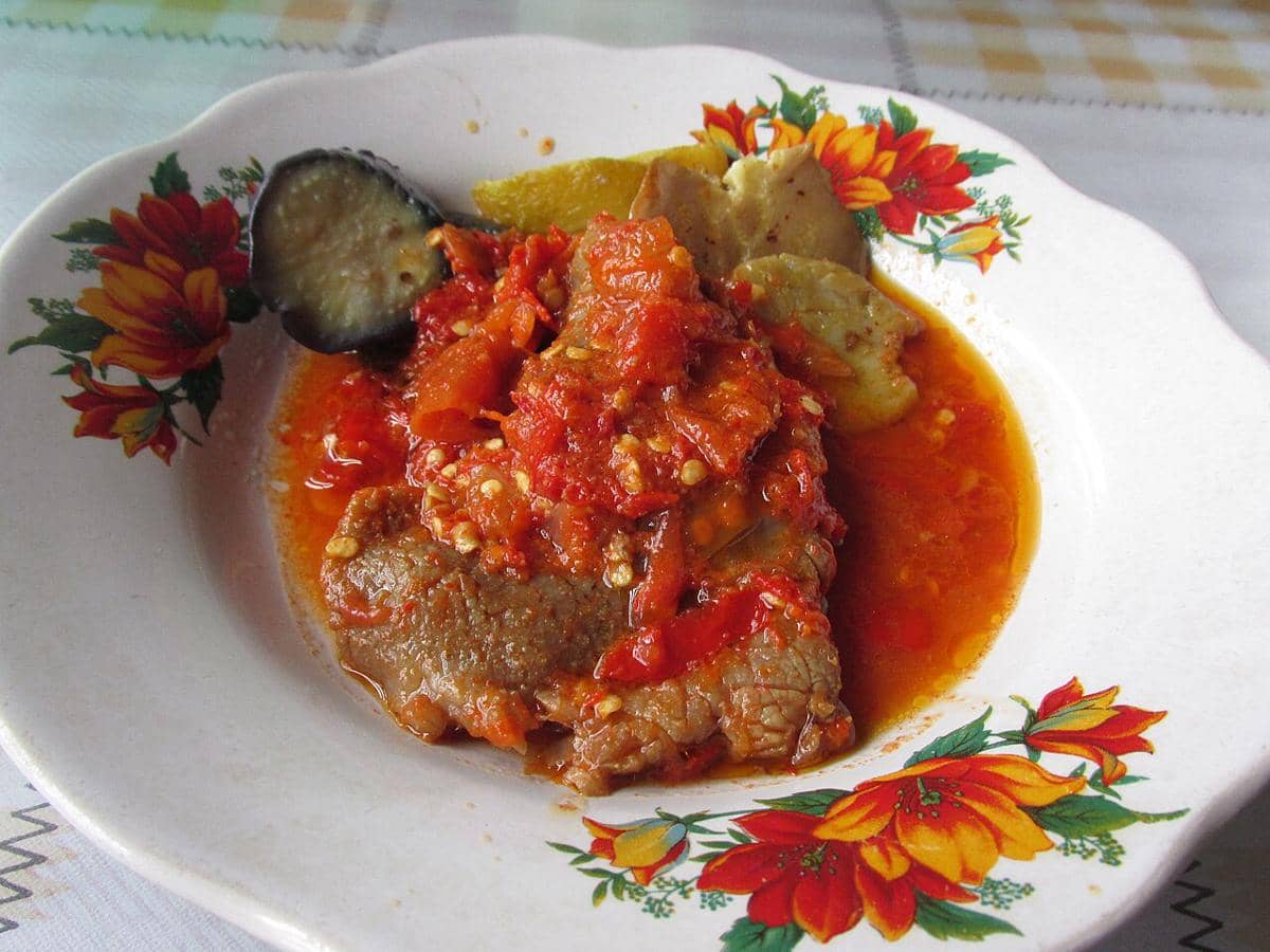 ilustrasi dendeng balado basah khas Padang