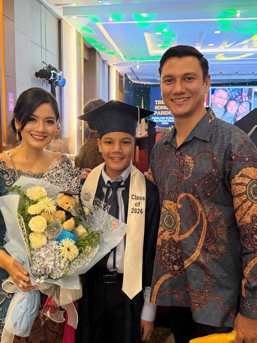 Arjuna anak Titi Kamal dan Christian Sugiono lulus SD