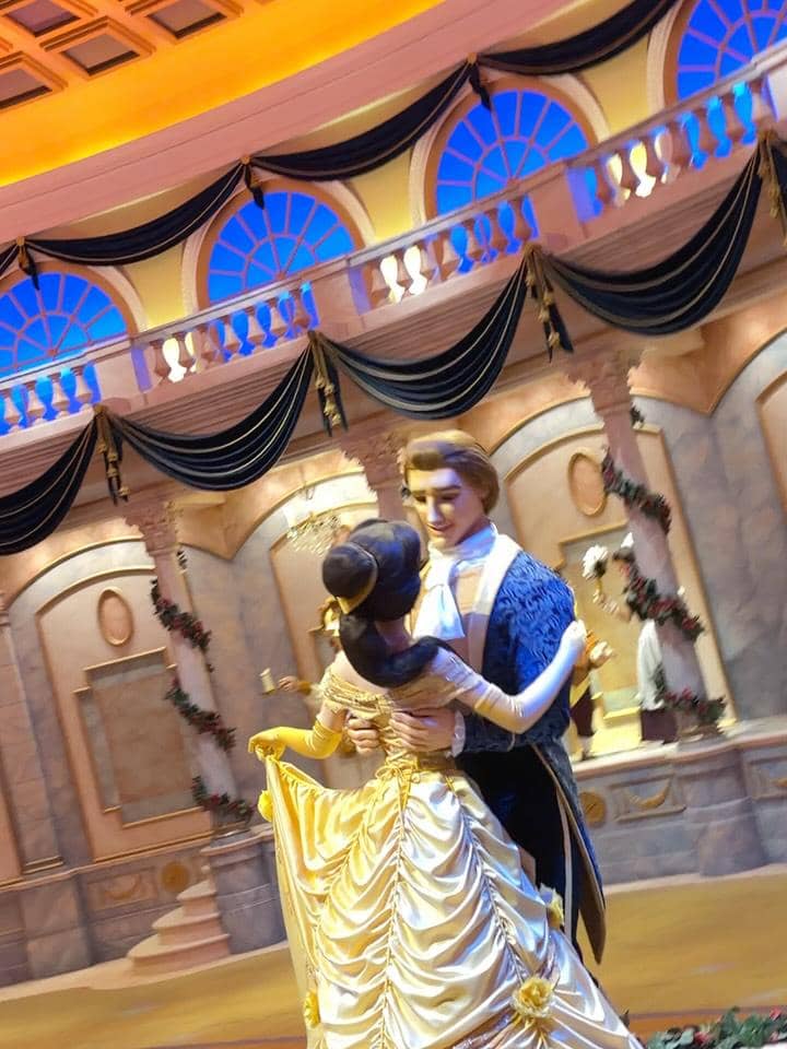 Ikbal Fauzi dan Istri saat ke Disneyland Jepang