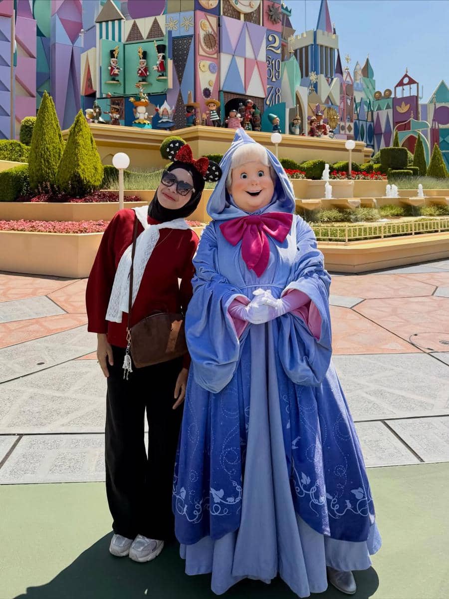 Ikbal Fauzi dan Istri saat ke Disneyland Jepang
