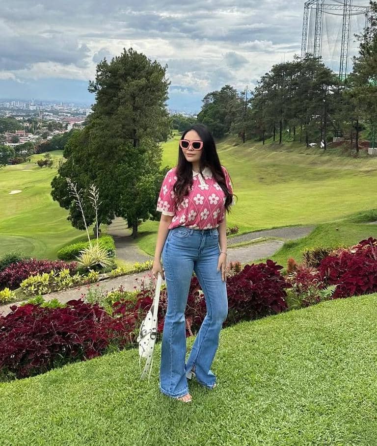 Inspirasi OOTD ala Nadya Naufel