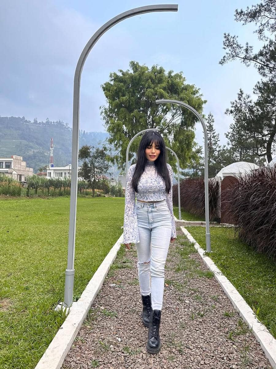 Inspirasi OOTD ala Nadya Naufel