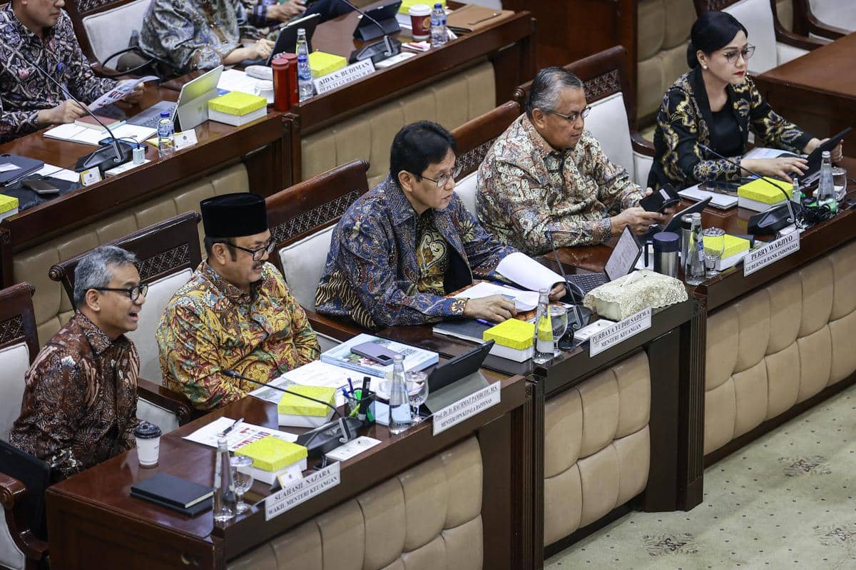 Dibayangi Fiskal, Mundurnya Perry Warjiyo Pukulan Telak bagi Moneter